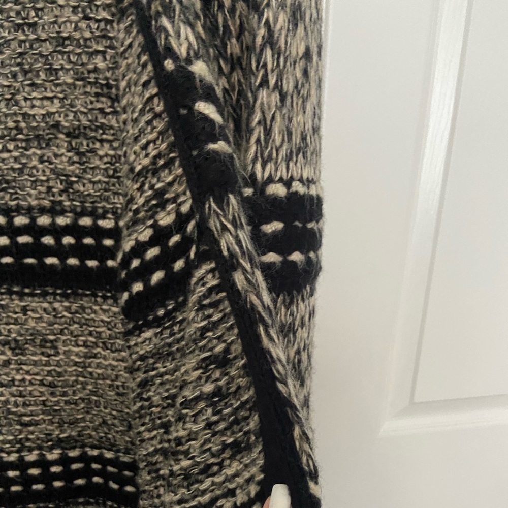 Sweater - Picture 2 of 5